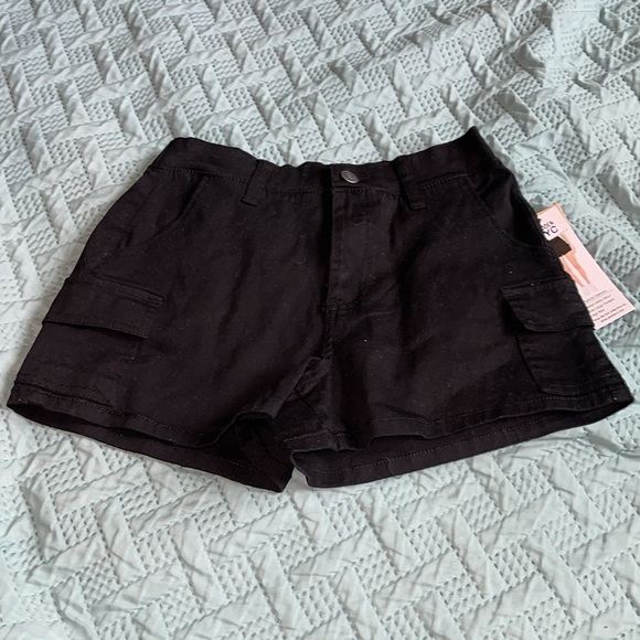 Madden NYC Elastic Waist Cargo Jean Shorts - Picture 3 of 6